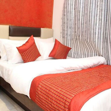 Hotel Snow White Inn Нью-Дели Экстерьер фото