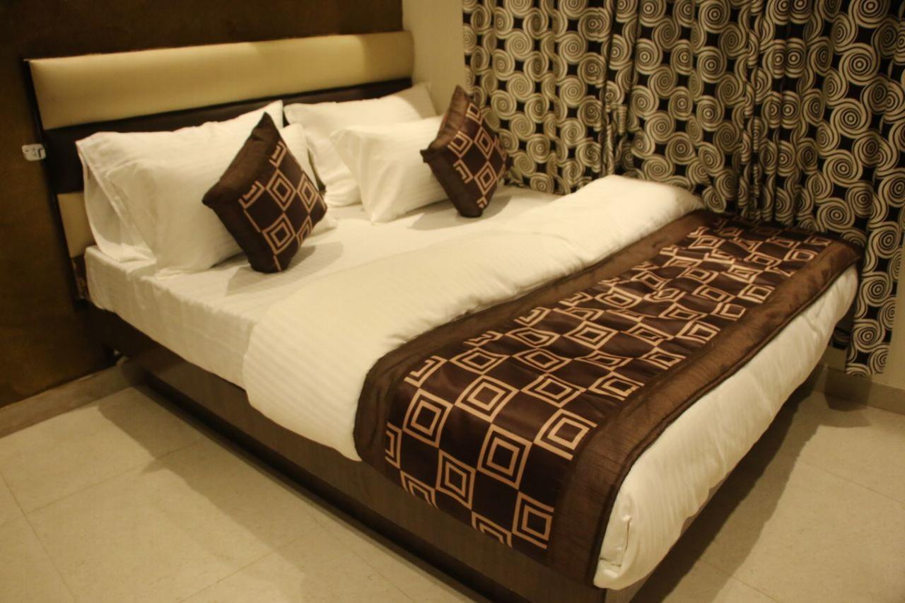 Hotel Snow White Inn Нью-Дели Экстерьер фото